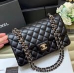 Borsa Chanel Classic in pelle liscia nera 25,5 cm – Bild 2