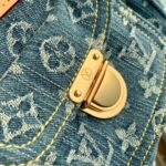 Borsa Louis Vuitton Monogram Denim Baggy PM in tela denim blu. – Bild 5