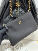 Chanel 19 in pelle trapuntata nera con catena dorata – Bild 3