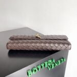Borsa Bottega Veneta pochette intrecciata marrone con chiusura a chiavistello dorato – Bild 5