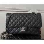 Chanel Classic Flap Bag 11.12 in pelle Caviar nera con finiture argentate – Bild 3