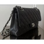 Chanel Classic Flap Bag 11.12 in pelle Caviar nera con finiture argentate – Bild 4